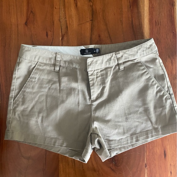 Volcom Shorts - Picture 1 of 3